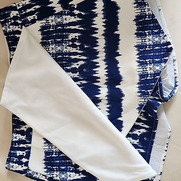 Navy blue and white skirt size m nwt - Picture 2 of 3